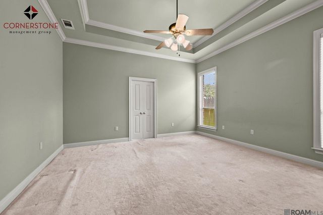 8564 Grand View Dr, Baton Rouge, LA 70809