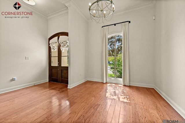 8564 Grand View Dr, Baton Rouge, LA 70809