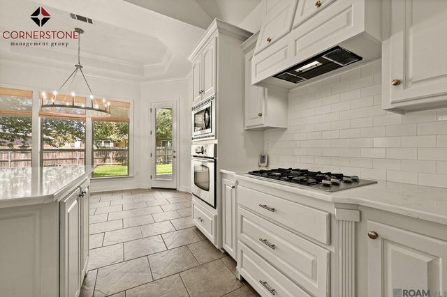 8564 Grand View Dr, Baton Rouge, LA 70809
