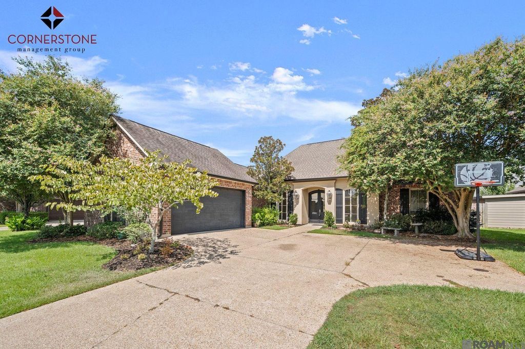 8564 Grand View Dr, Baton Rouge, LA 70809