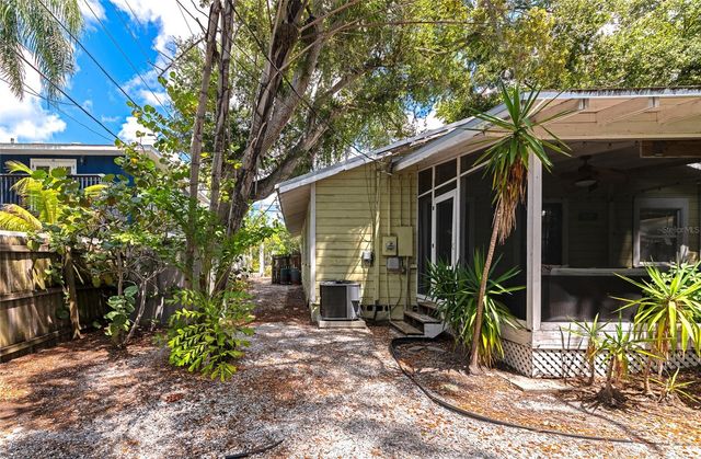 1712 SIESTA DRIVE, Sarasota, FL 34239
