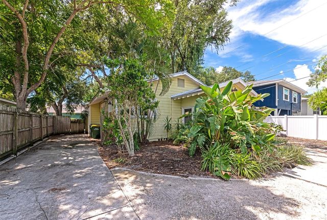 1712 SIESTA DRIVE, Sarasota, FL 34239