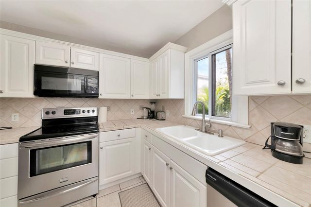 1712 SIESTA DRIVE, Sarasota, FL 34239