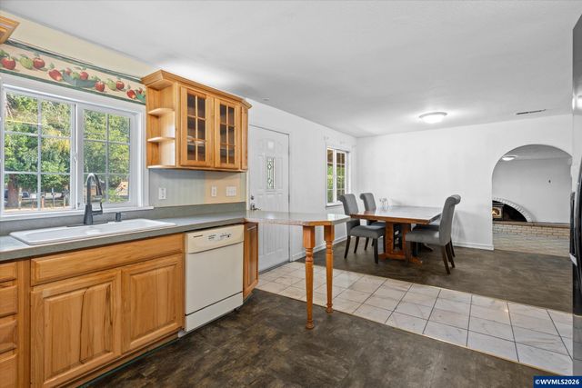 712 Cummings Ln N, Keizer, OR 97303