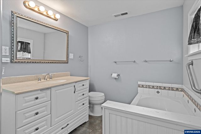 712 Cummings Ln N, Keizer, OR 97303