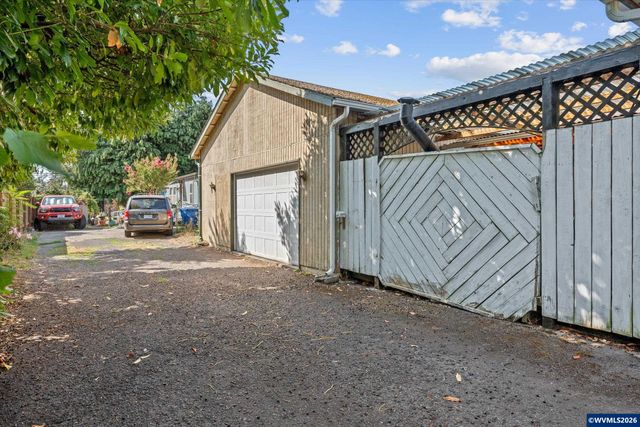 712 Cummings Ln N, Keizer, OR 97303