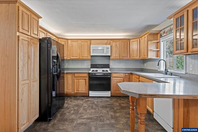 712 Cummings Ln N, Keizer, OR 97303