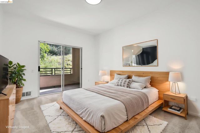 220 Caldecott 207, Oakland, CA 94618