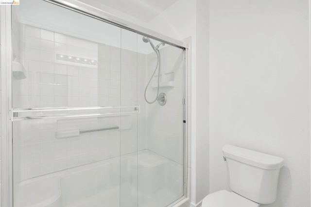 220 Caldecott 207, Oakland, CA 94618