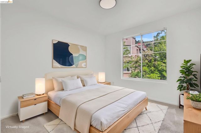 220 Caldecott 207, Oakland, CA 94618