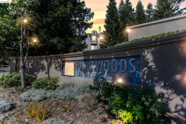 220 Caldecott 207, Oakland, CA 94618