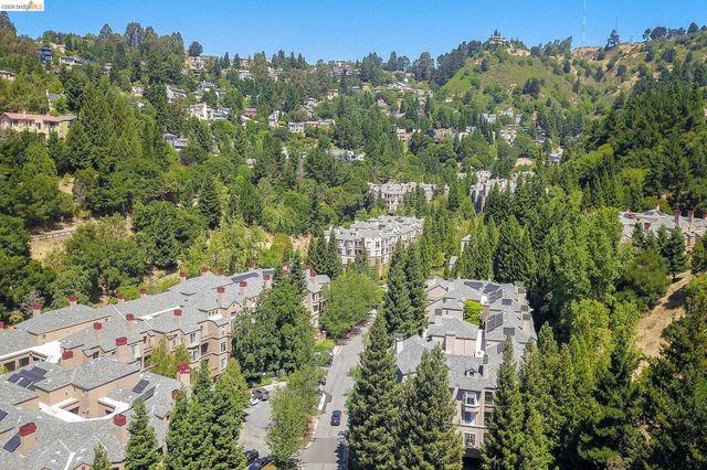 220 Caldecott 207, Oakland, CA 94618