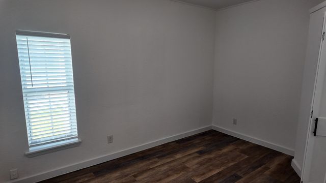 215 S Walker Street, Mesquite, TX 75149