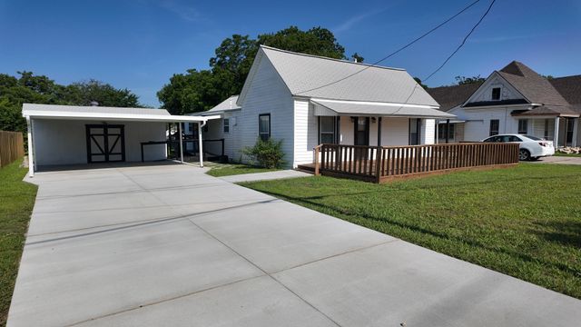 215 S Walker Street, Mesquite, TX 75149