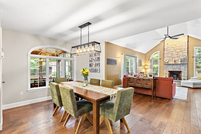 9 Douglas Dr, Mansfield, MA 02048