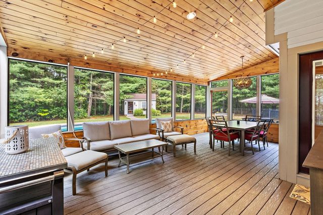 9 Douglas Dr, Mansfield, MA 02048