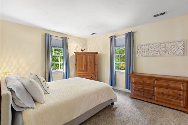 9 Douglas Dr, Mansfield, MA 02048