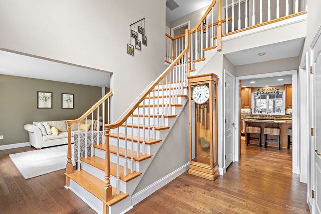 9 Douglas Dr, Mansfield, MA 02048