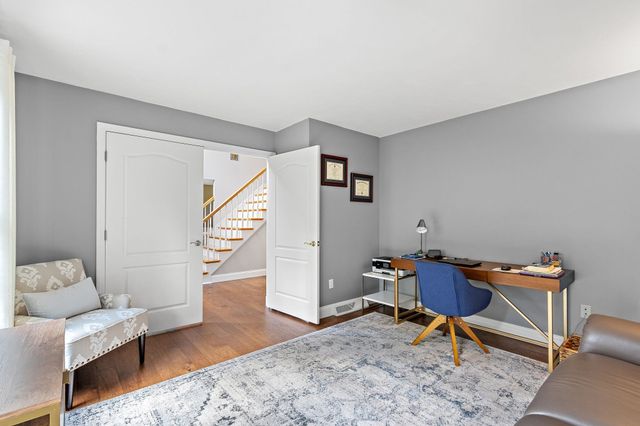 9 Douglas Dr, Mansfield, MA 02048