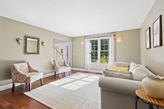 9 Douglas Dr, Mansfield, MA 02048