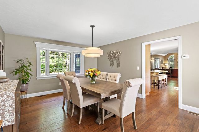9 Douglas Dr, Mansfield, MA 02048