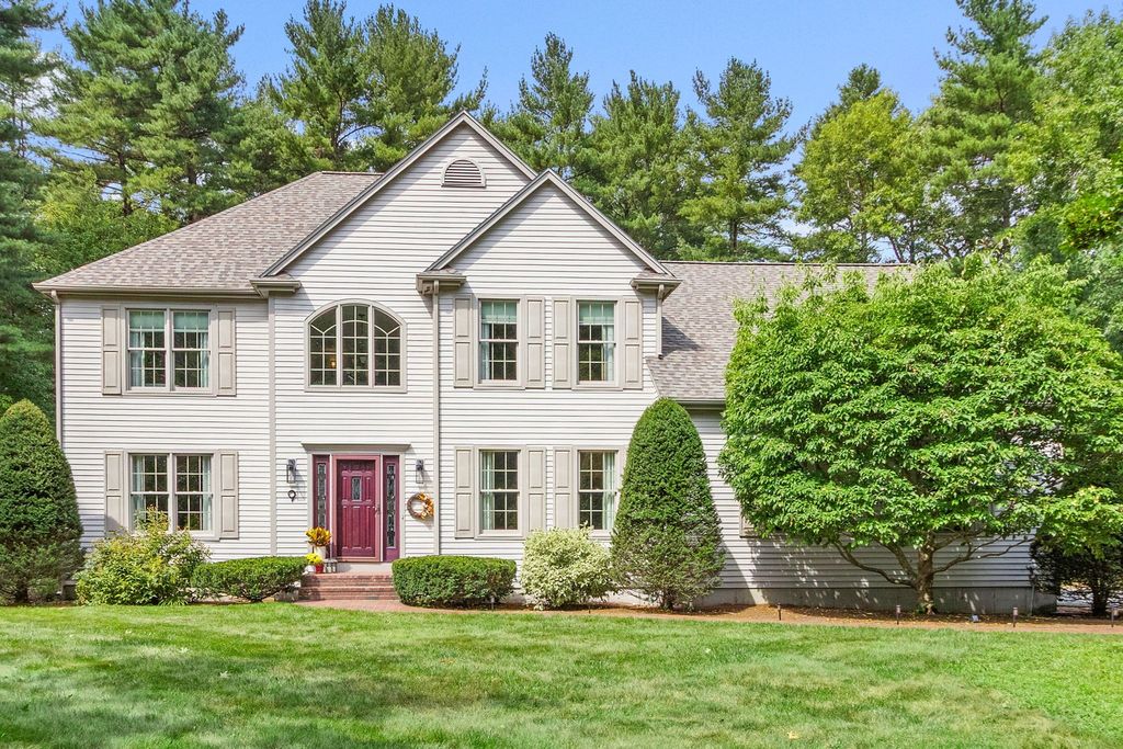 9 Douglas Dr, Mansfield, MA 02048