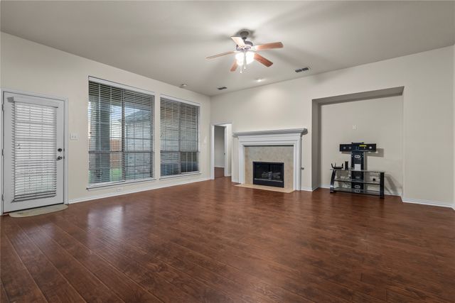 8302 Munich Drive, Rowlett, TX 75089