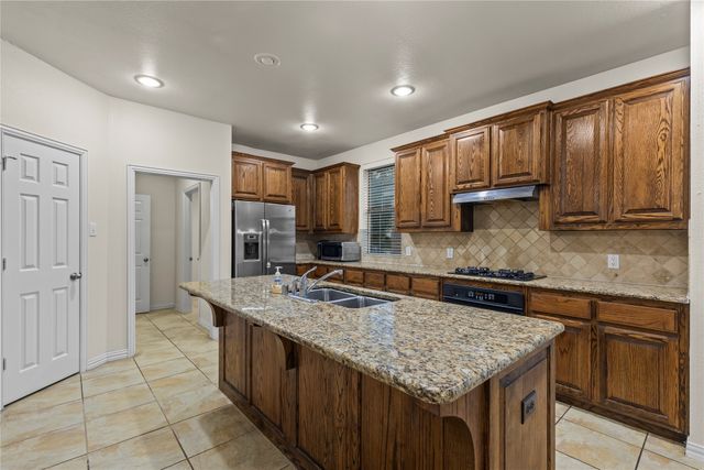 8302 Munich Drive, Rowlett, TX 75089