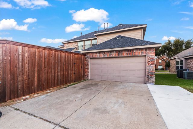 8302 Munich Drive, Rowlett, TX 75089