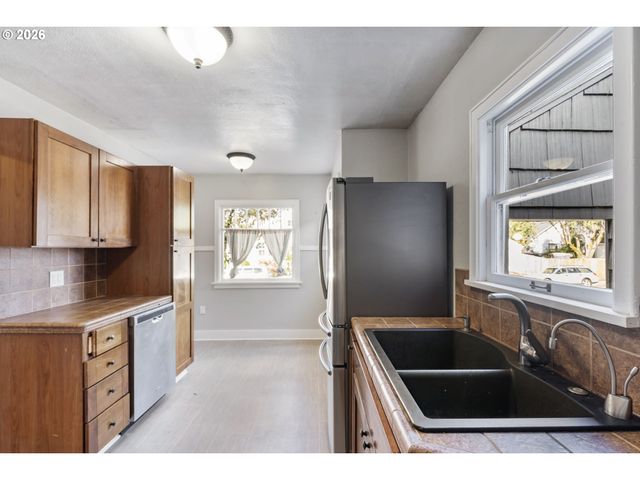 3730 Se 51ST Ave, Portland, OR 97206