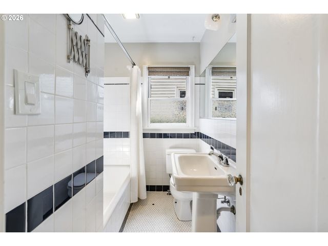 3730 Se 51ST Ave, Portland, OR 97206