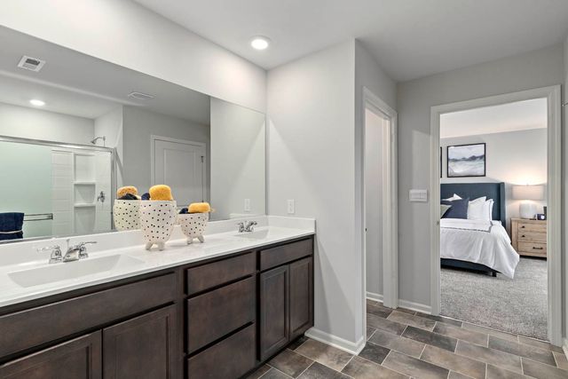 975 SAPPHIRE Lane, Montgomery, IL 60538