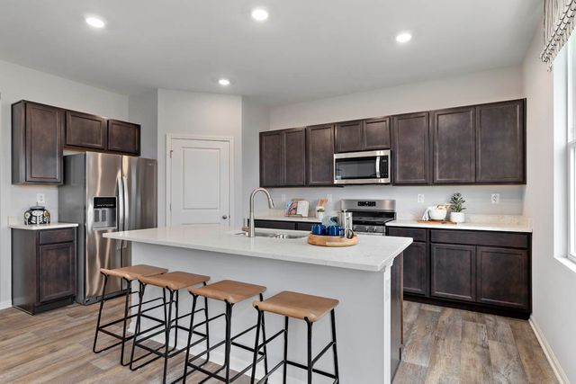 975 SAPPHIRE Lane, Montgomery, IL 60538