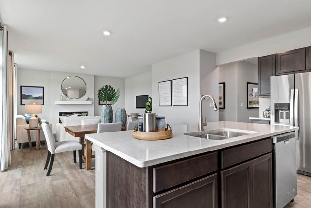 975 SAPPHIRE Lane, Montgomery, IL 60538