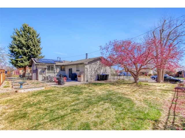 6594 Benton Cir, Arvada, CO 80003