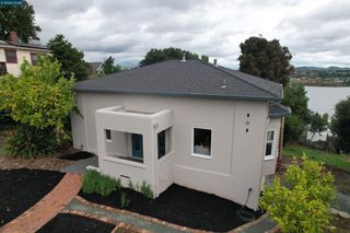 444 Edwards St, Crockett, CA 94525
