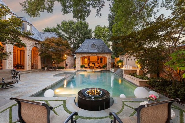 43 Braewood Place, Dallas, TX 75248