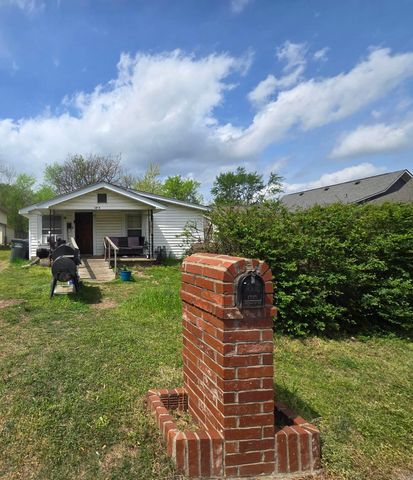 1315 Factory St, Conway, AR 72032