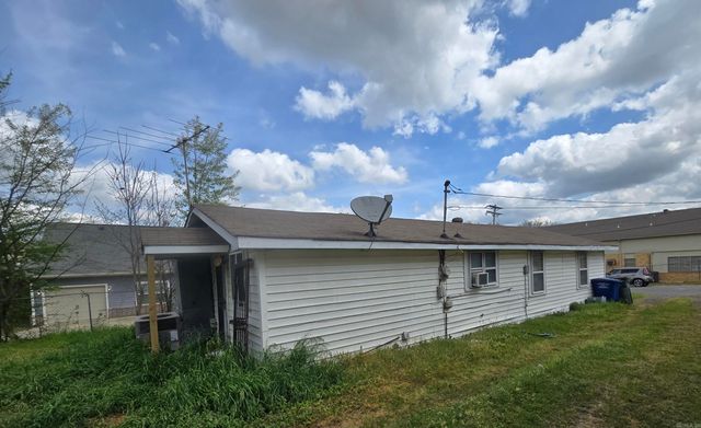 1315 Factory St, Conway, AR 72032