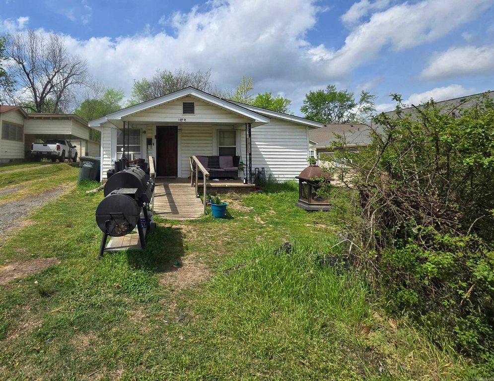 1315 Factory St, Conway, AR 72032