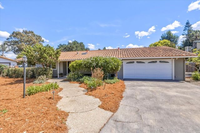 820 Maple Avenue, San Martin, CA 95046