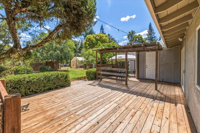 820 Maple Avenue, San Martin, CA 95046