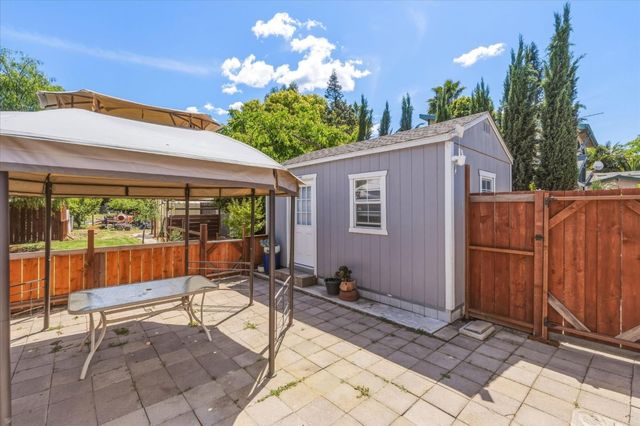 820 Maple Avenue, San Martin, CA 95046