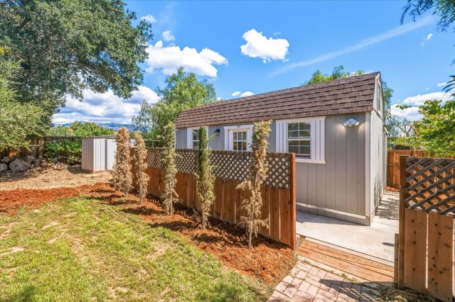 820 Maple Avenue, San Martin, CA 95046