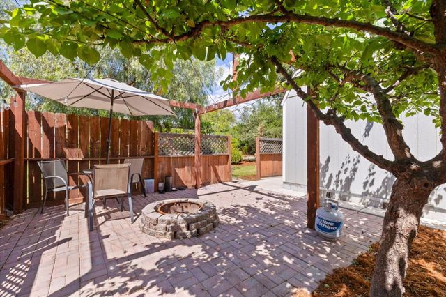 820 Maple Avenue, San Martin, CA 95046