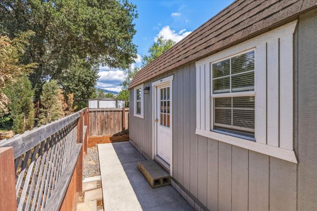 820 Maple Avenue, San Martin, CA 95046