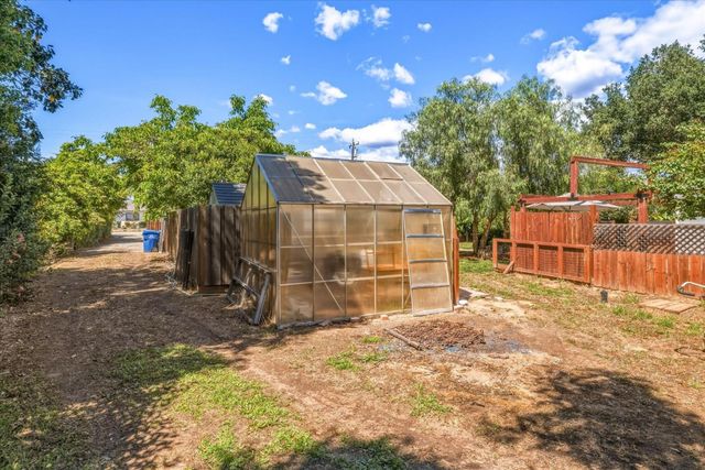 820 Maple Avenue, San Martin, CA 95046