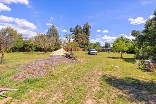 820 Maple Avenue, San Martin, CA 95046
