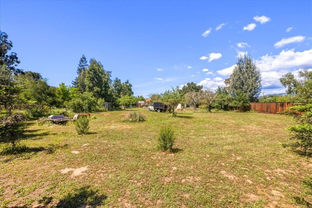 820 Maple Avenue, San Martin, CA 95046