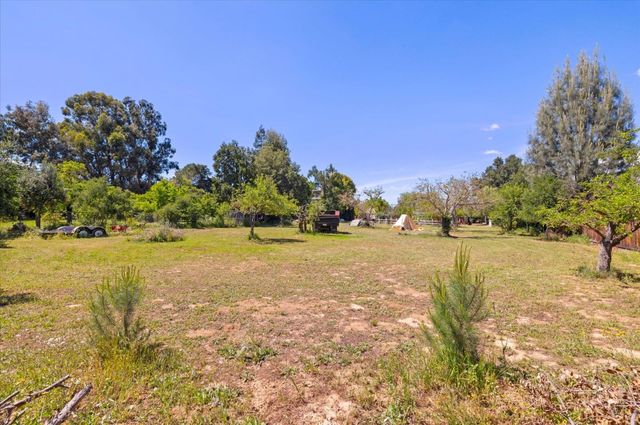 820 Maple Avenue, San Martin, CA 95046